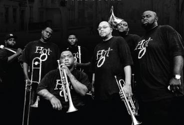 Kontzertua: Hot 8 Brass Band Nueva Orleans